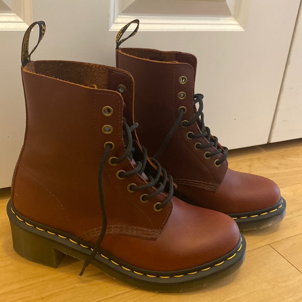 Dr. Martens CLEMENCY LEATHER HEELED LACE UP BOOTS